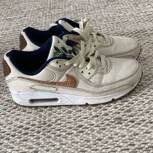 Nike Sneakers size 8M/9.5W/EU 41